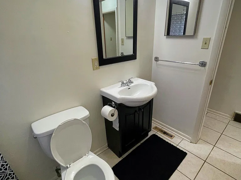 116 N Meldrum St #1 — Photo 9