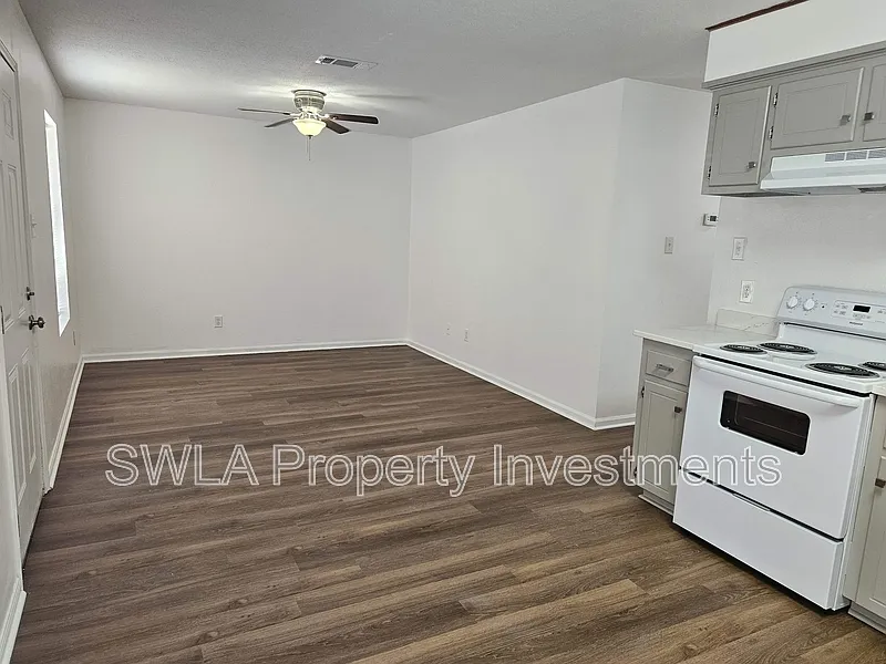 3 bed, 2.0 bath, 1000 sqft, $1,400 — Photo 3