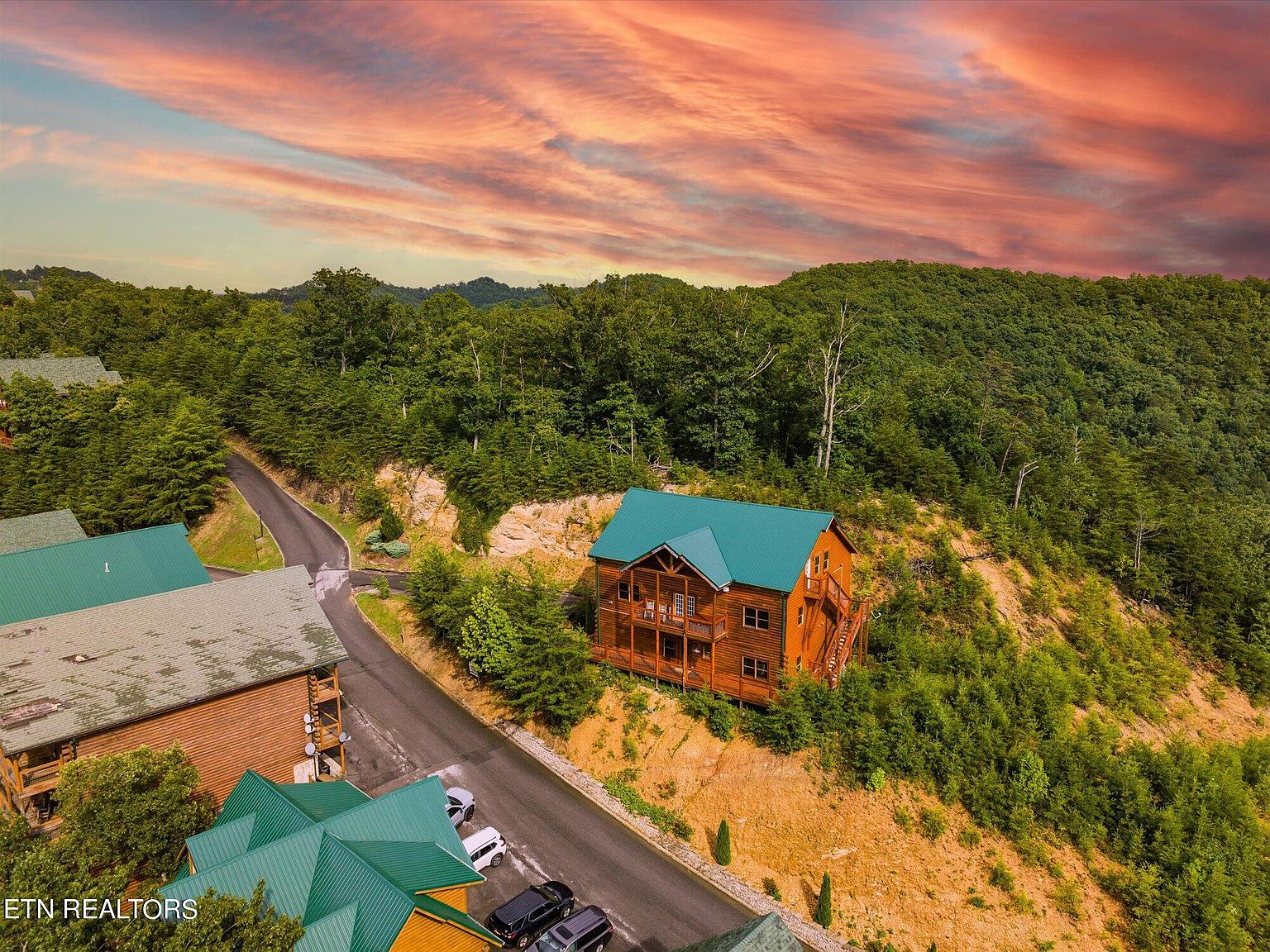 953 Black Bear Cub Way, Sevierville, TN 37862 | Zillow