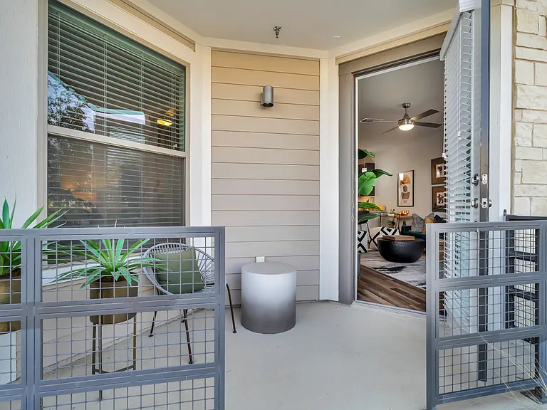 Chisholm at Tavolo Park — Photo 17