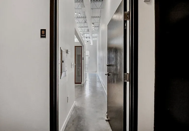 2514 Abercorn St #205 — Photo 3