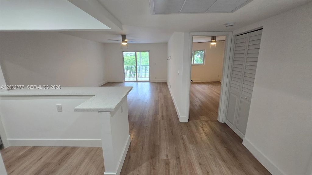 251 S Cypress Rd APT 135, photo 2