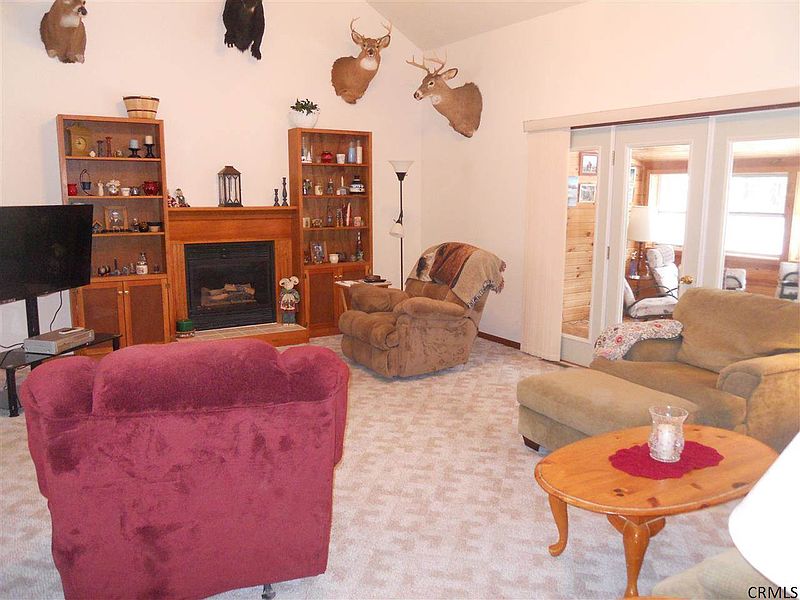 3rd image of 9 PINE VIEW Drive