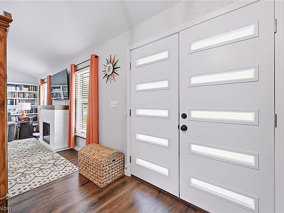 5th image of 485 Grandview Ave