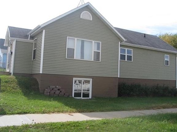2nd image of 103 Hollister Ave