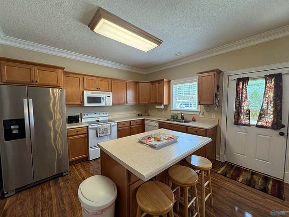 4th image of 570 County Road 1001 #3