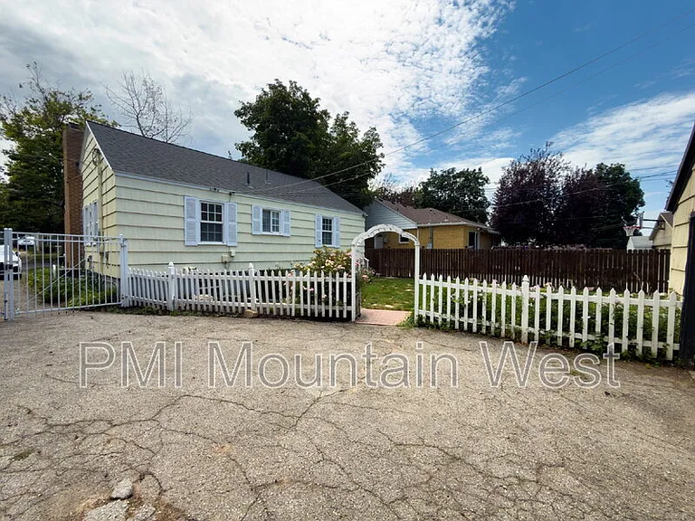 2122 S 1800 E — Photo 16
