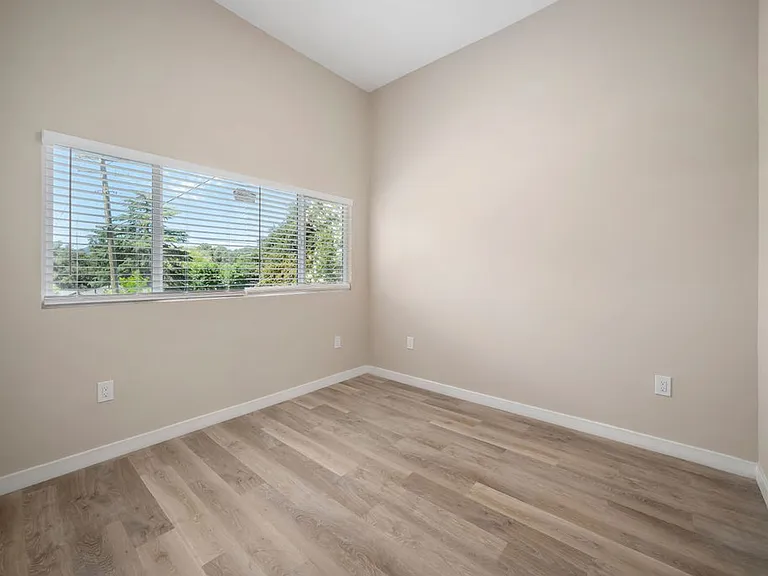 5353 Olmeda Ave — Photo 7