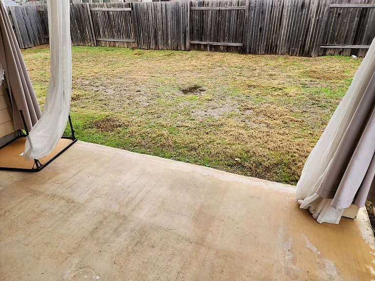 Esperanza Dr — Photo 12