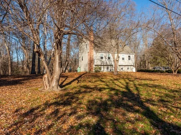 16 Fruit St, Byfield, MA 01922