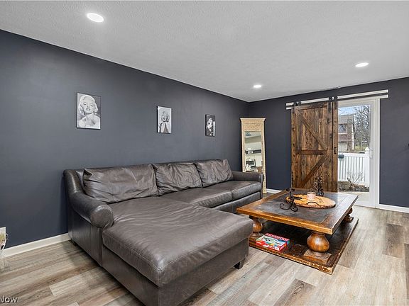 4th image of 190 Deepwood Dr