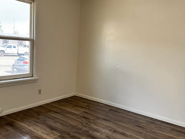 193 N 5th East St — Photo 3