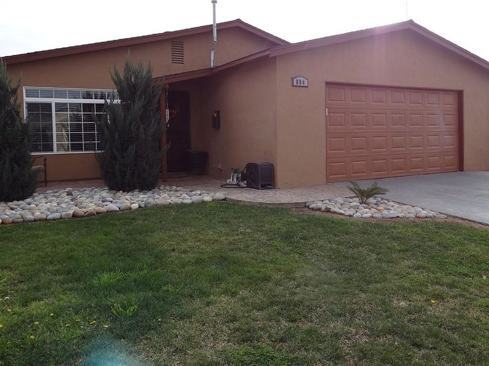 1st image of 884 Sapphire Ct