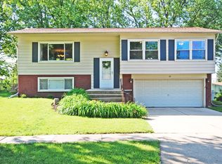 45 Dato Dr, Streamwood, IL 60107