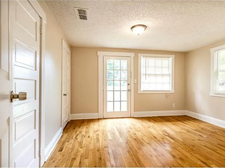 Back bedroom/Office