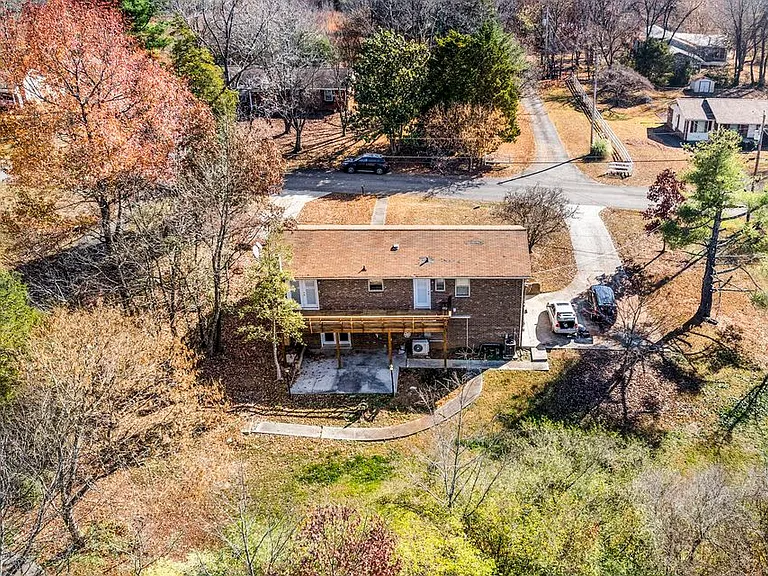 225 Penn Dr #B — Photo 18