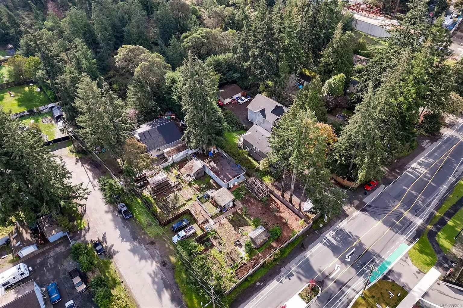 2329/2333 Sooke Rd photo 1