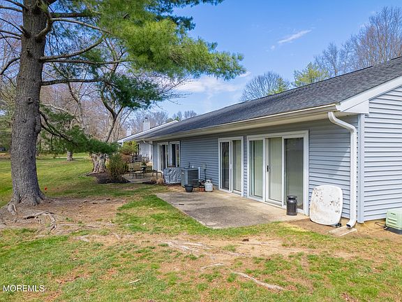 3rd image of 56 Privet Place