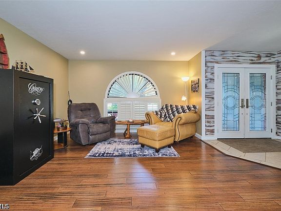 4th image of 710 & 740 Evans Rd