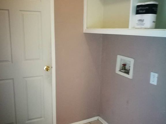 4th image of 4621 Glenrose Way