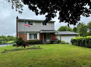1295 E Rose Center Rd, Holly, MI 48442