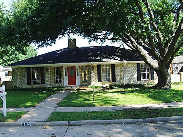 1st image of 805 Fair Oaks Dr