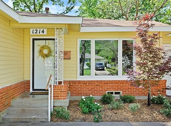 3rd image of 1214 W Lovers Ln
