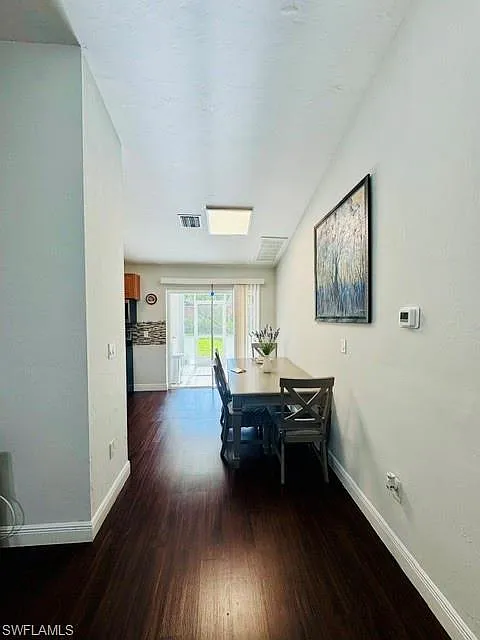 2 bed, 1.0 bath, 934 sqft, $2,495 — Photo 3