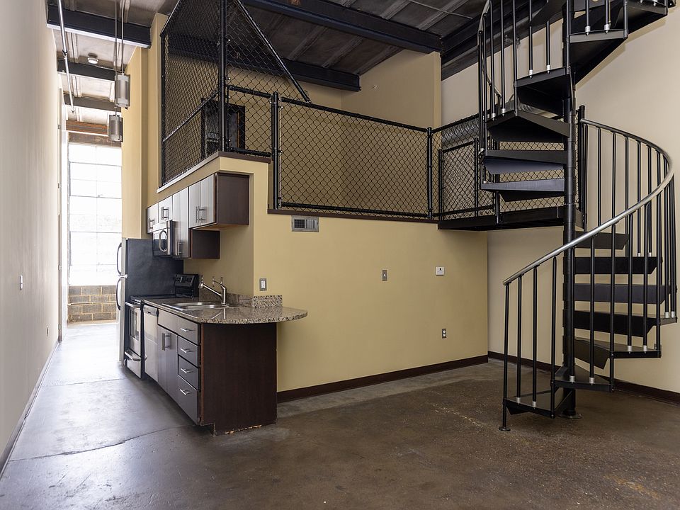 1st image of 360 Stockton St #1B-1Ba-711Sqft