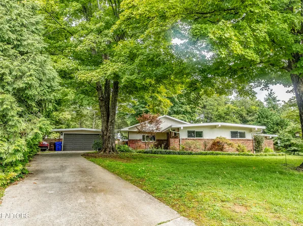 109 Daniel Ln, Oak Ridge, TN 37830