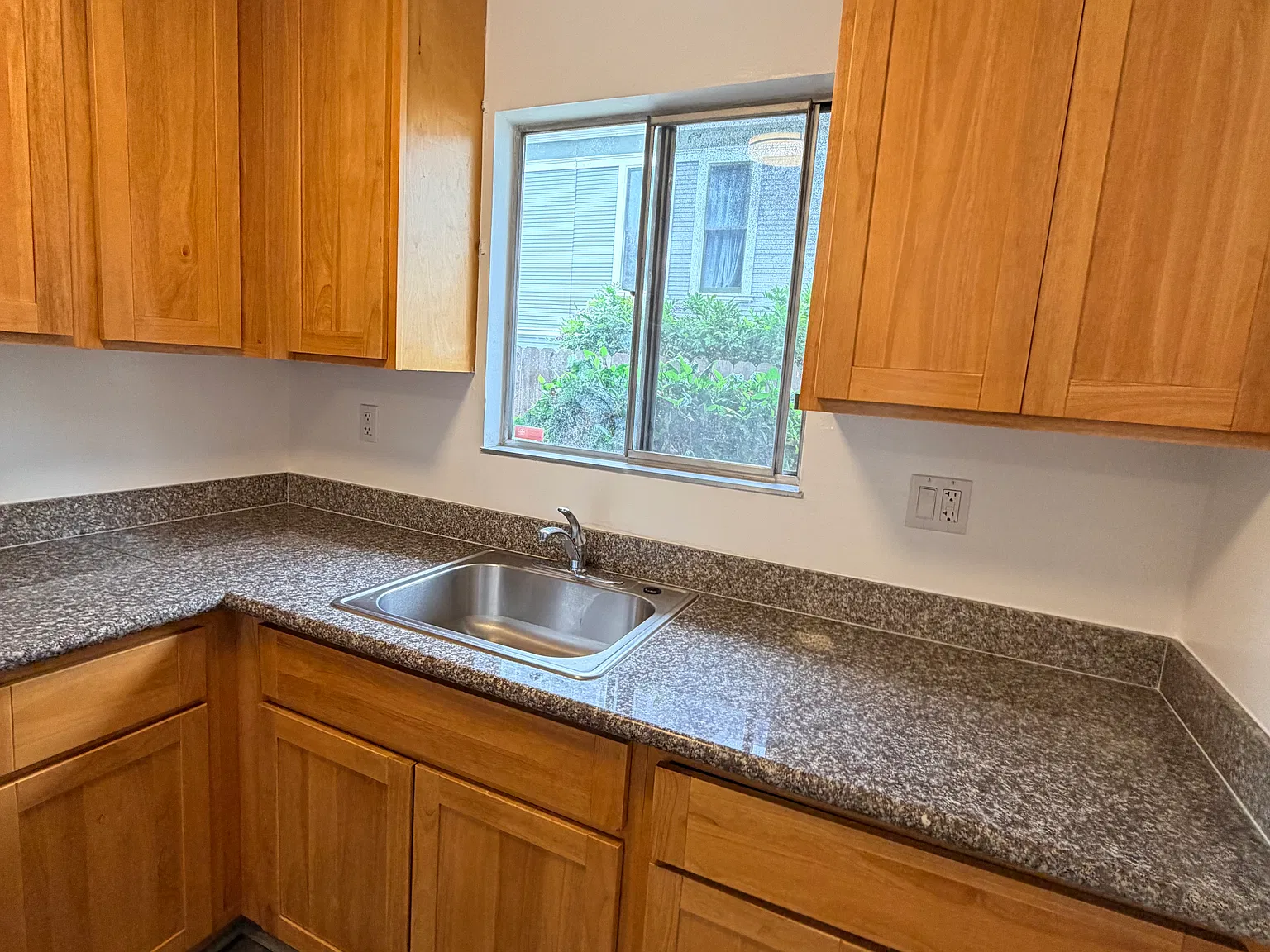 2159 Alameda Ave — Photo 3