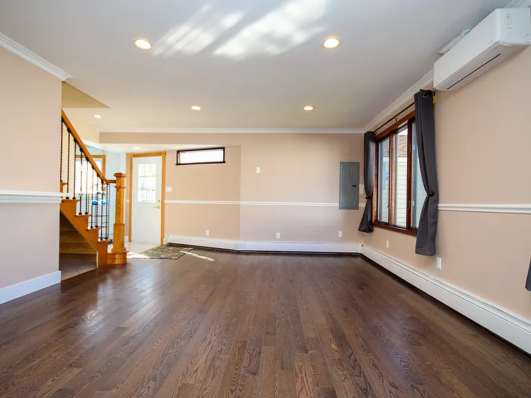 21 Silber Ave — Photo 7