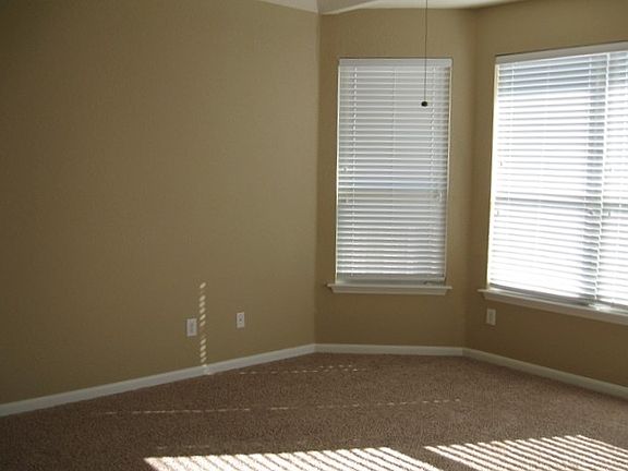 5th image of 1402 Chandler Cv