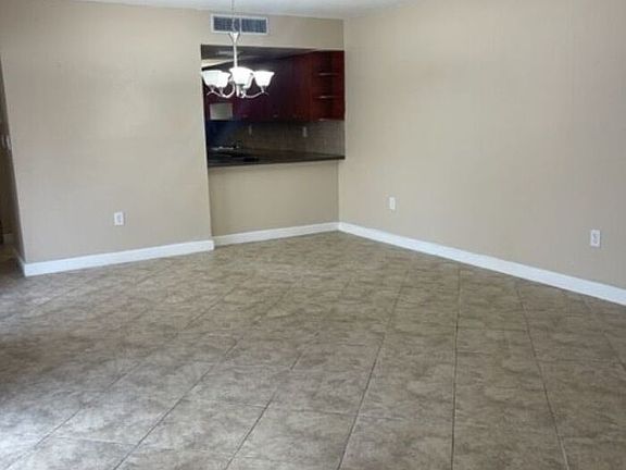5th image of 542 NW 97th Ave