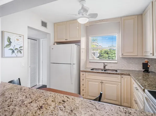 715 Lori Drive #213, Palm Springs, FL 33461