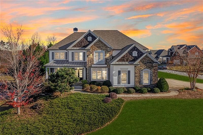 1st image of 401 Crestline Way