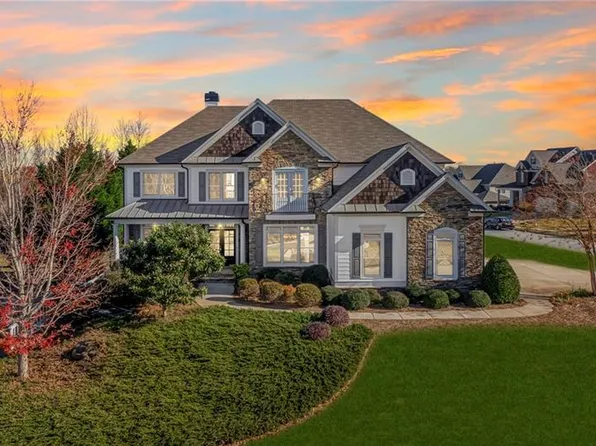 401 Crestline Way, Woodstock, GA 30188