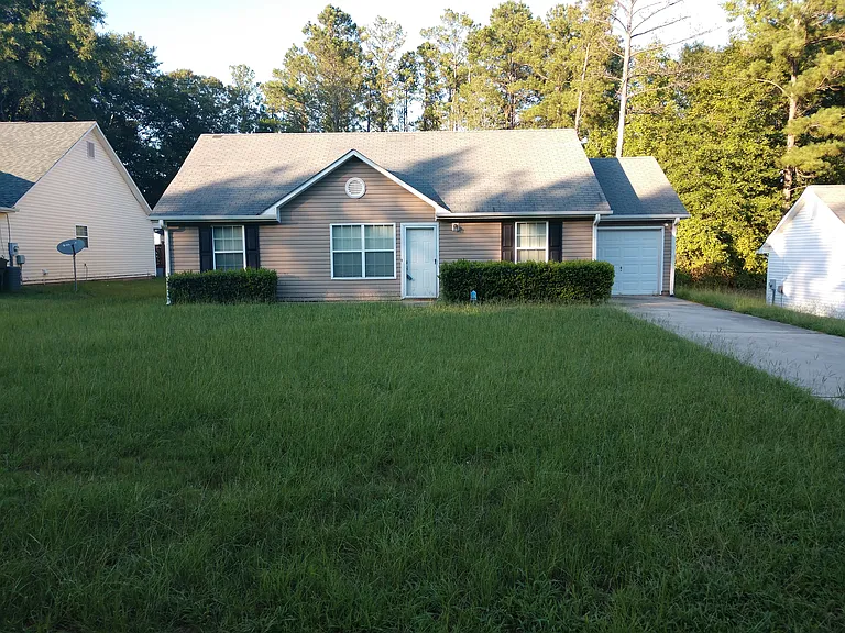 225 Apple Valley Rd — Photo 4