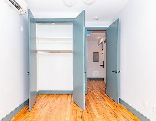 5th image of 237 Montrose Ave #4G