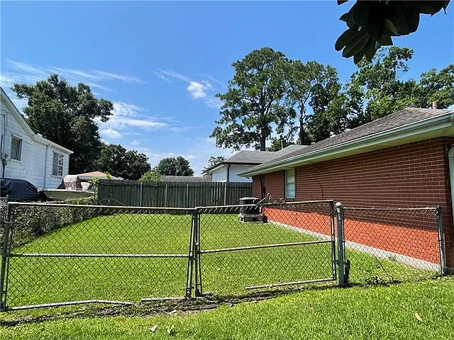 921 Ridgelake Dr — Photo 25