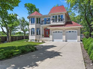 1758 E Euclid Ave, Mount Prospect, IL 60056