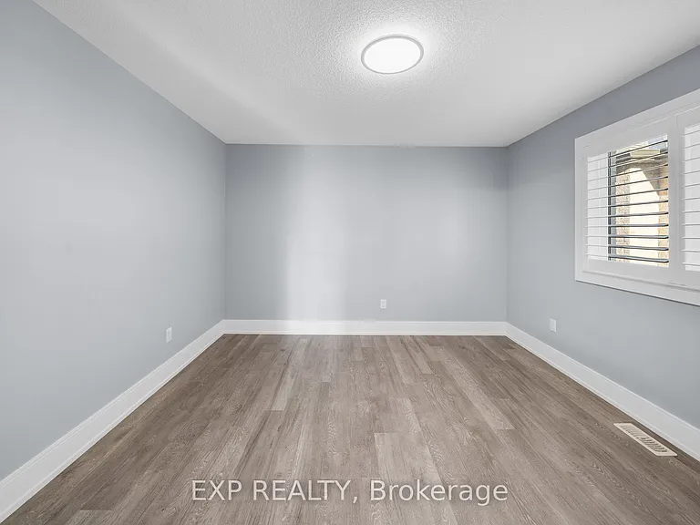 35 Tyndall Dr — Photo 27