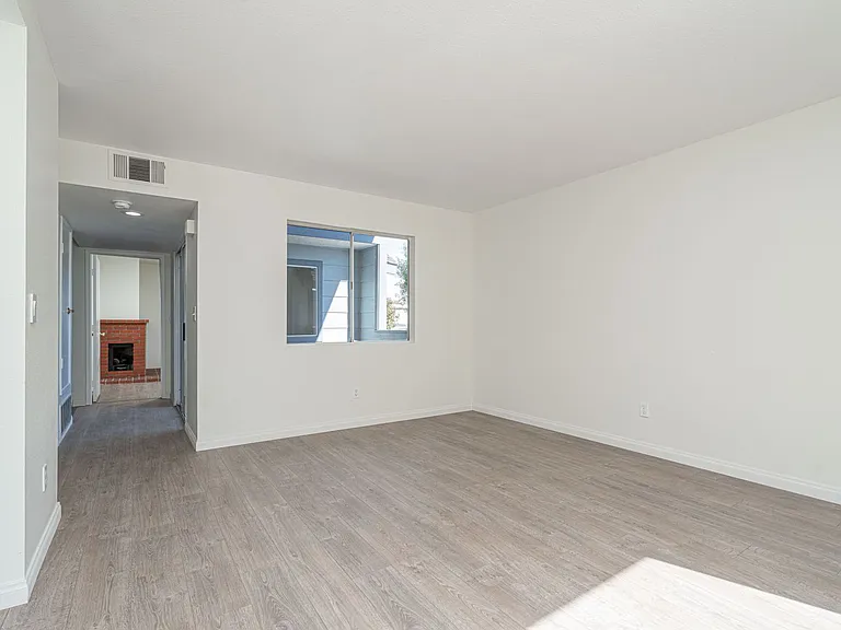789 W 18th St #1A — Photo 13