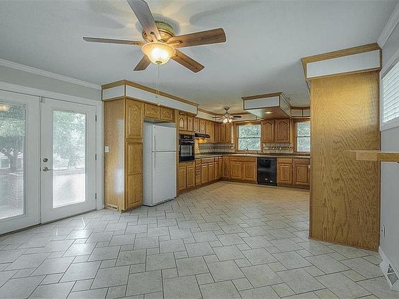 2nd image of 5809 Sloan Ave