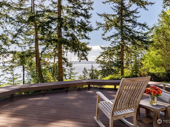 1953 North Bluff Road, Coupeville, WA 98239