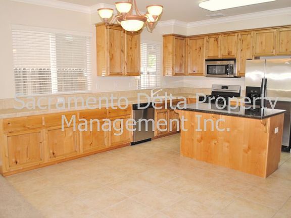 2nd image of 1539 Grey Bunny Dr