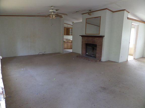 Living Room with fireplace