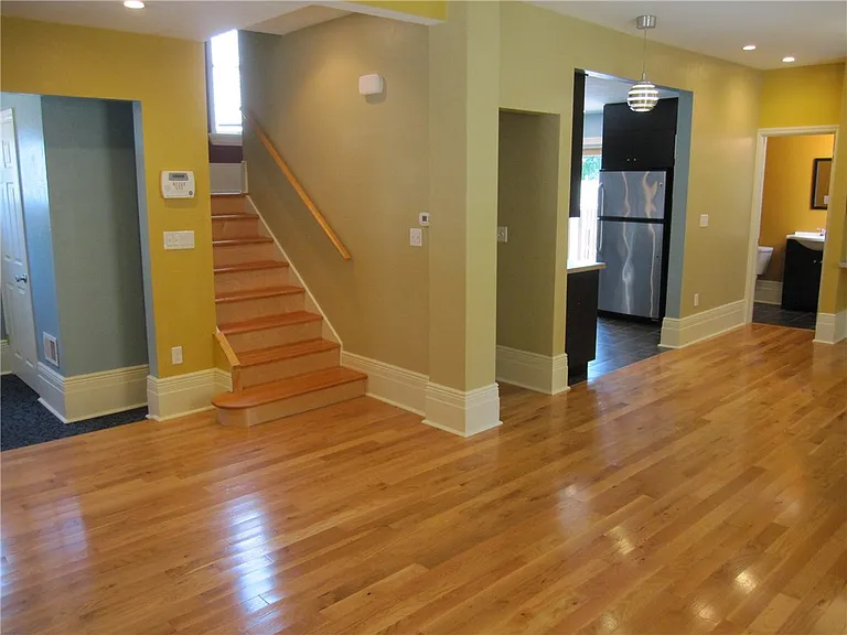 471 Oneida St — Photo 13