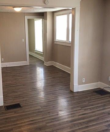 2nd image of 1530 S Belmont Ave