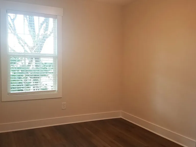 291 Stratford Ln — Photo 33